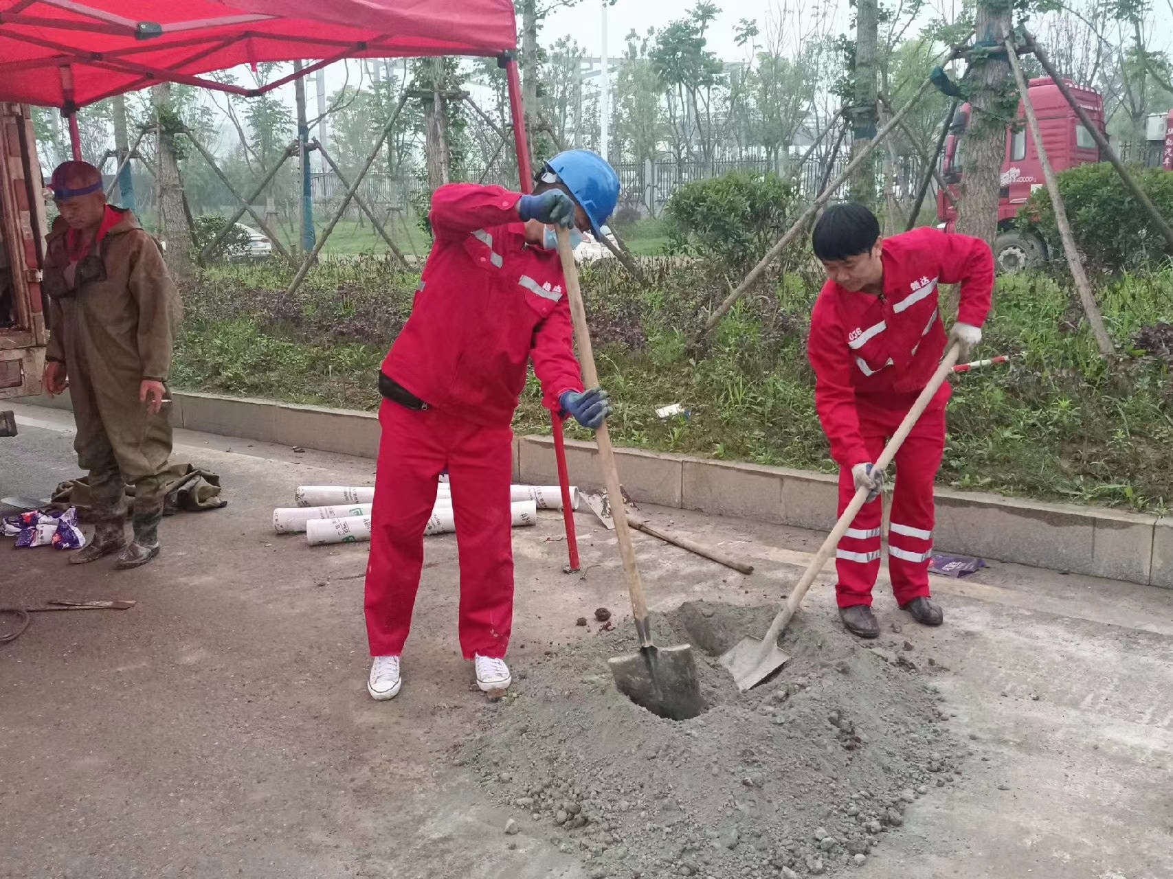 邗江管道疏通哪家好】及时进行市政管道清淤